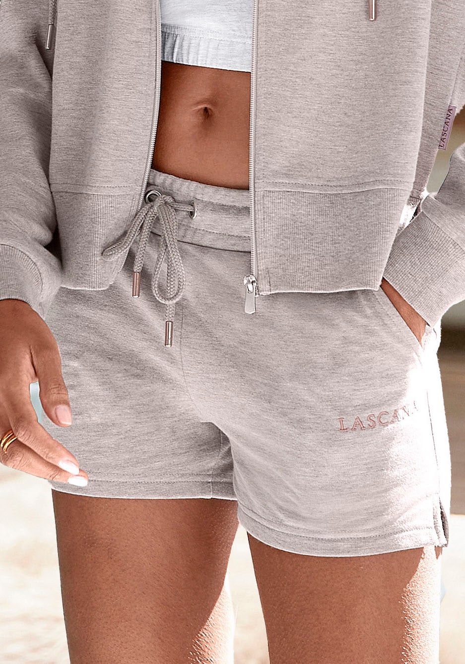 LASCANA Sweatshorts von Lascana