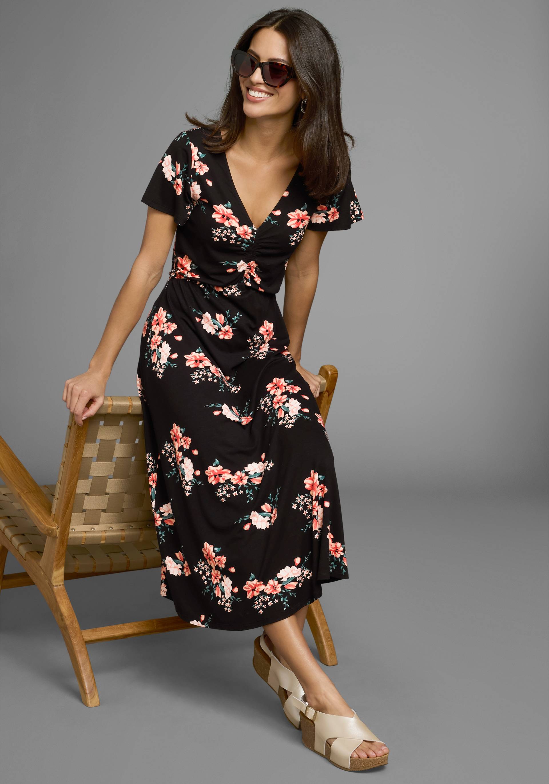 Laura Scott Sommerkleid, mit romantischem Blumendruck und Raffung, Midikleid - NEUE KOLLEKTION von Laura Scott