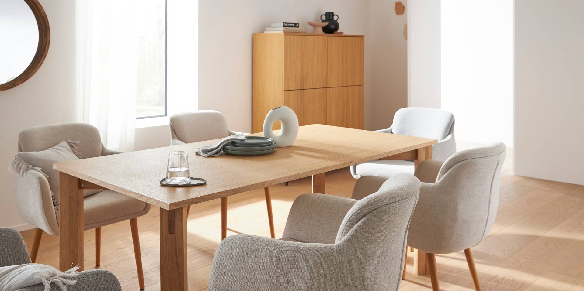 LeGer Home by Lena Gercke Esstisch »Chelsea«, Eiche furniert, verschiedene Breiten, robuste Beine aus massiver Eiche LeGer Home by Lena Gercke Esstisch »Chelsea«, Eiche furniert, verschiedene Breiten, robuste Beine aus massiver Eiche von LeGer Home by Lena Gercke