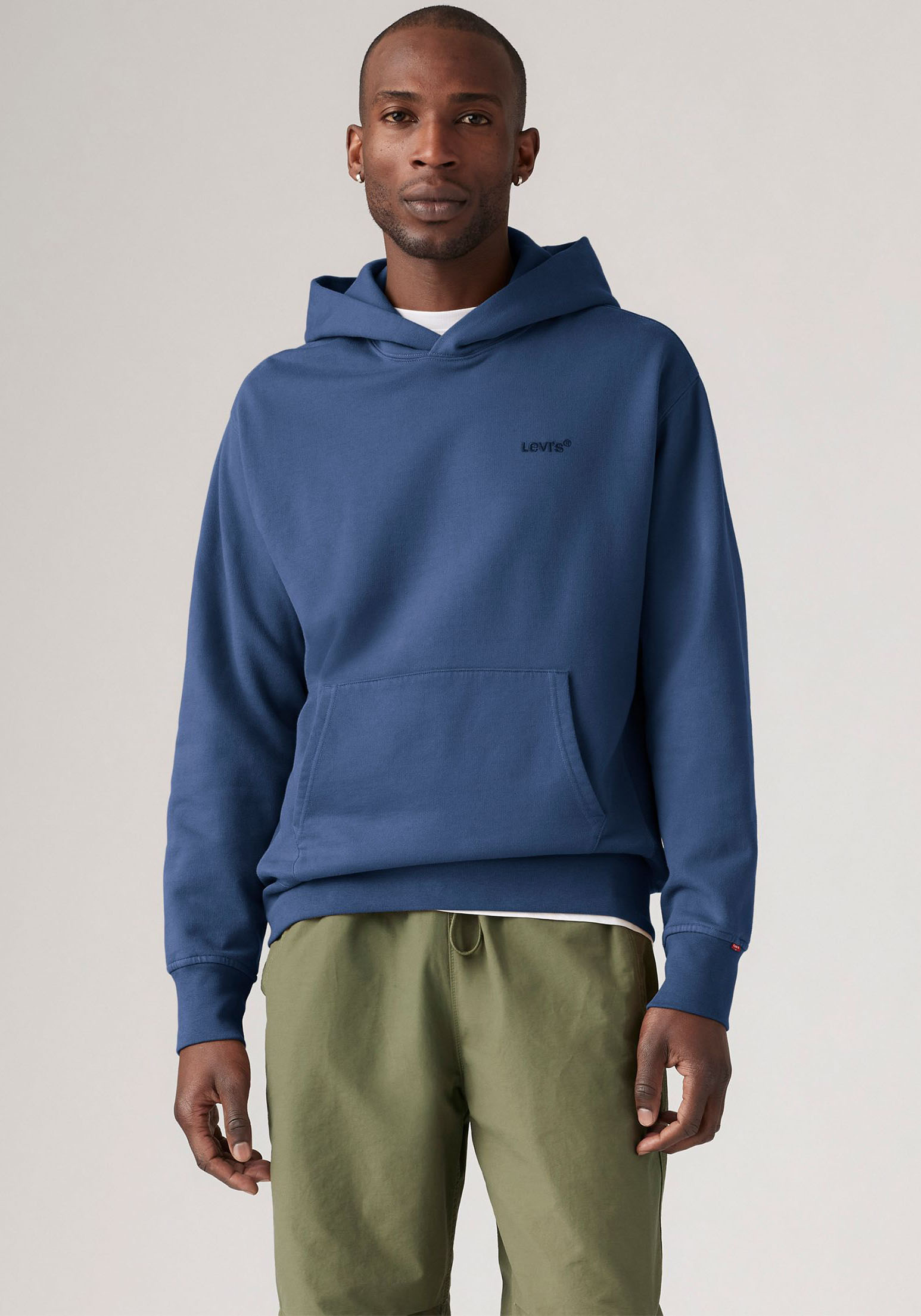 Levi's® Hoodie »THE AUTHENTIC HOODIE«, mit kleiner Ton-in-Ton Logostickerei auf der Brust von Levi's®