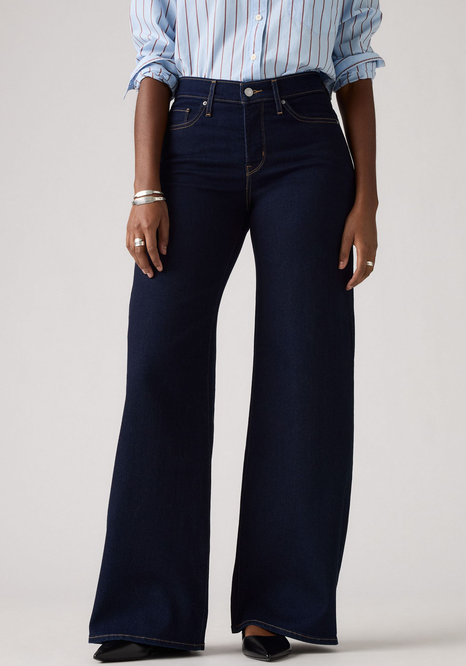 Levi's® Weite Jeans »Jeans 318 SHAPING«, im Five-Pocket Style von Levi's®