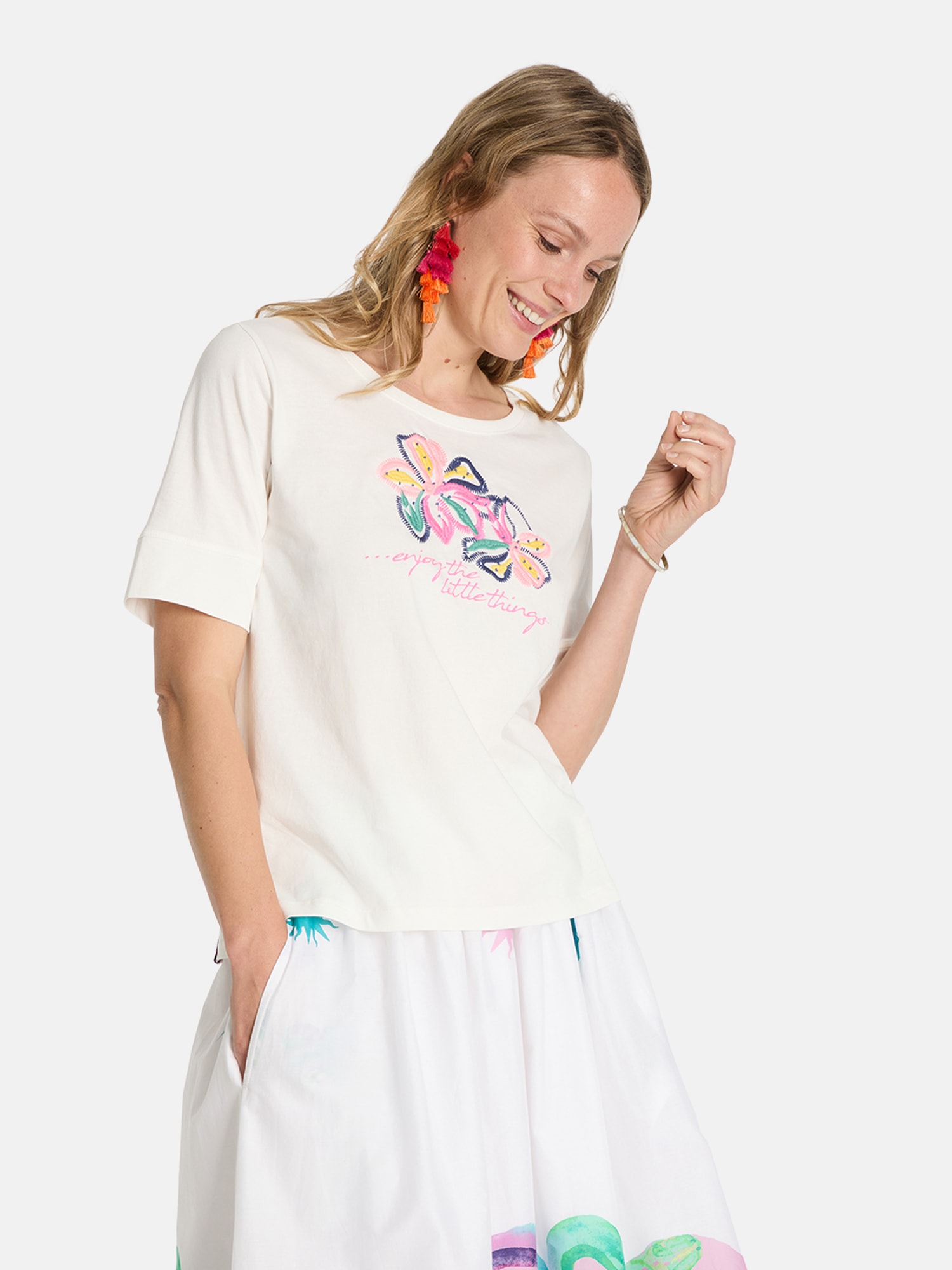 Lieblingsstück Rundhalsshirt »DianeL«, mit Stickerei und Glitzernieten Lieblingsstück Rundhalsshirt »DianeL«, mit Stickerei und Glitzernieten von Lieblingsstück
