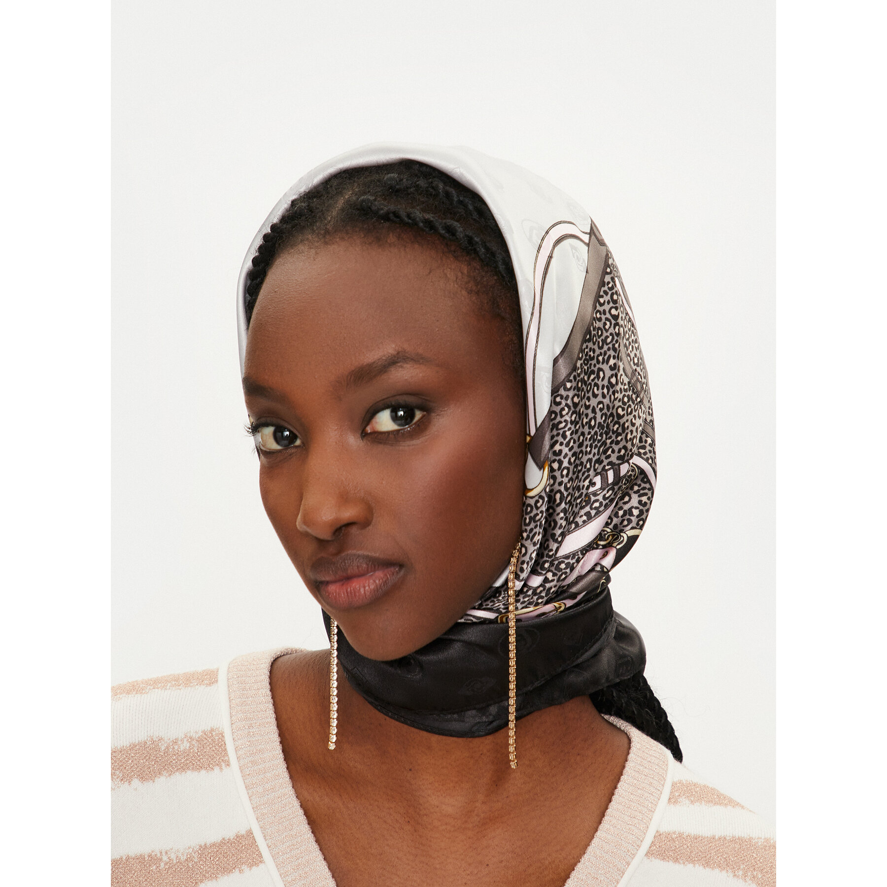 Halstuch Liu Jo Foulard Spotted Met 2F4090 T0300 Schwarz Halstuch Liu Jo Foulard Spotted Met 2F4090 T0300 Schwarz von Liu Jo