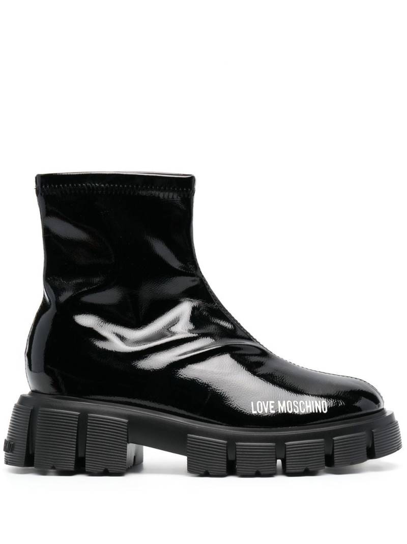 Love Moschino high-shine logo-print 50mm boots - Black von Love Moschino