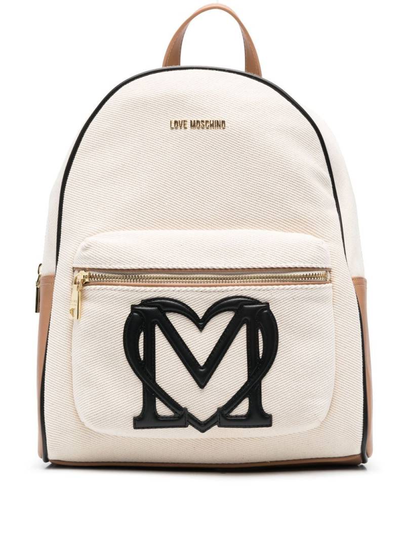 Love Moschino logo-appliqué textured backpack - Neutrals von Love Moschino