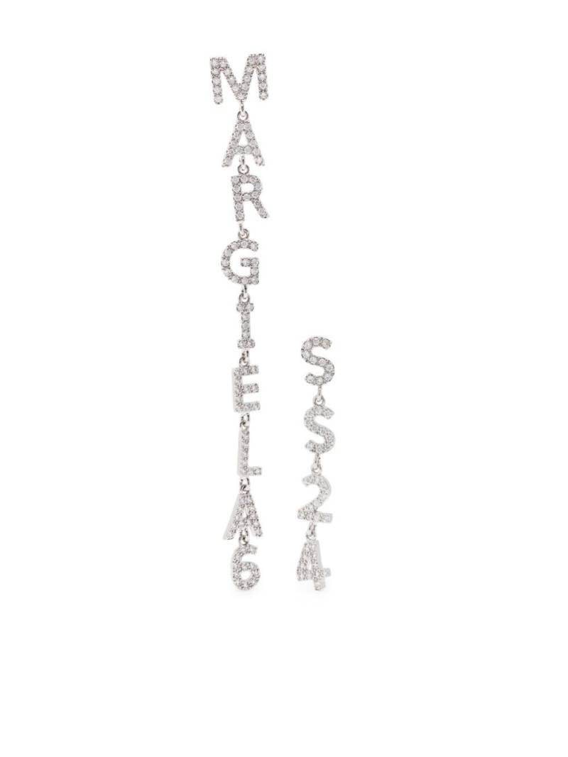 MM6 Maison Margiela logo-charm drop earrings - Silver von MM6 Maison Margiela