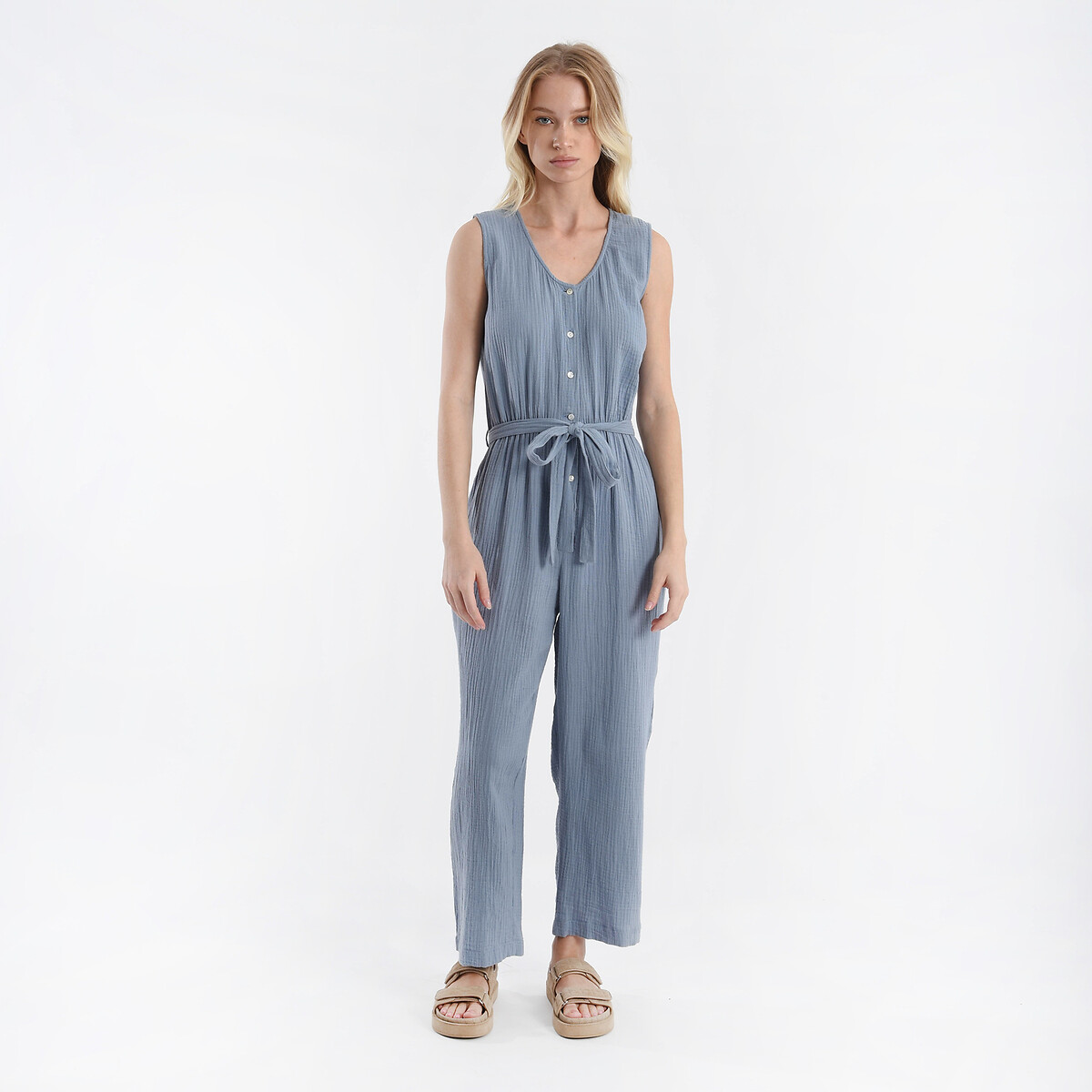 Overall aus Denim, Knopfleiste und Bindegürtel von MOLLY BRACKEN