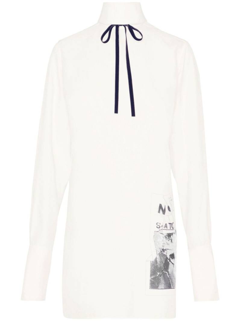 Maison Margiela Invitation graphic-print silk shirt - White von Maison Margiela