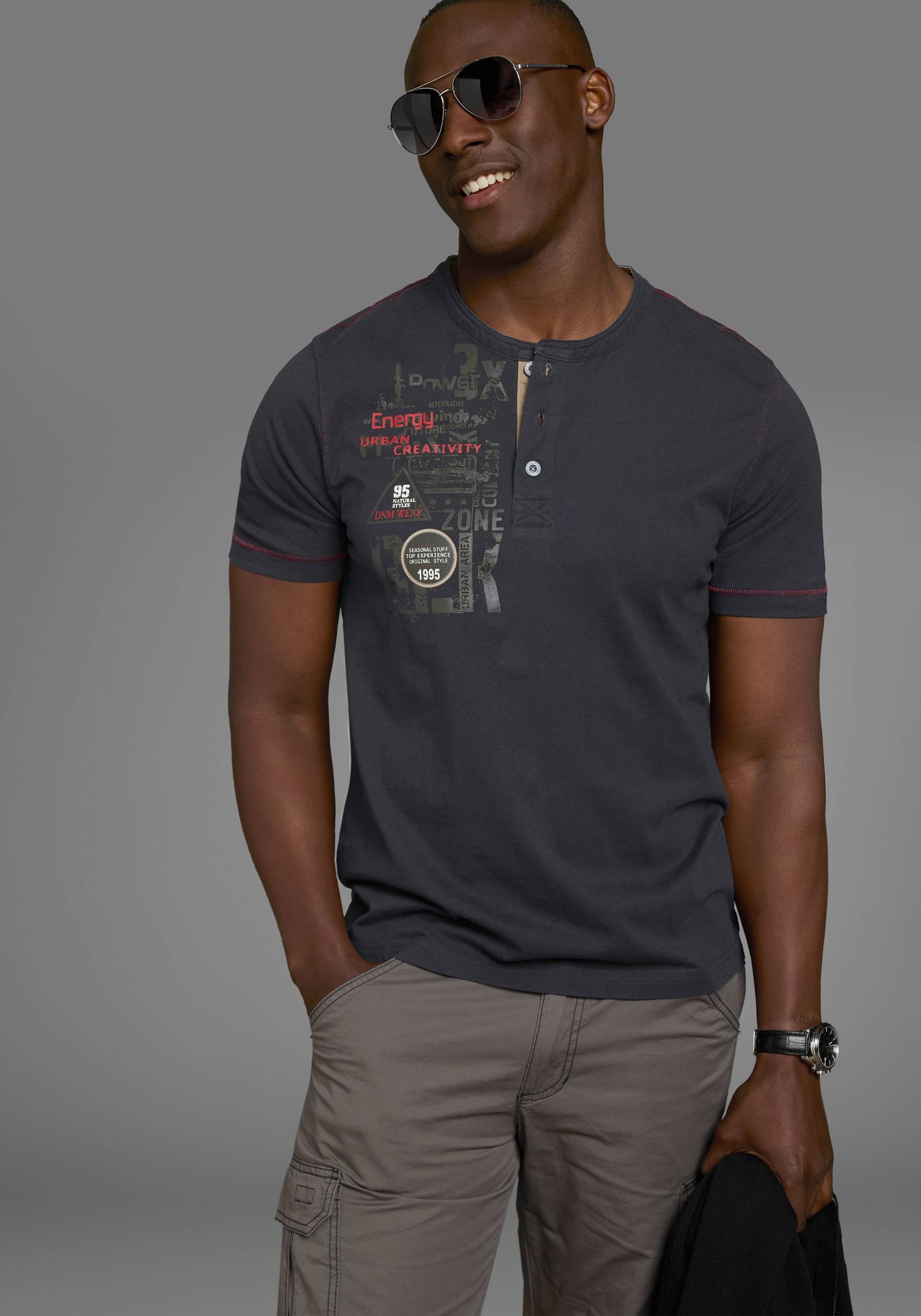 Man's World Henleyshirt, Kurzarm, lässige Passform, bedruckt, Rundhals, casual Man's World Henleyshirt, Kurzarm, lässige Passform, bedruckt, Rundhals, casual von Man's World