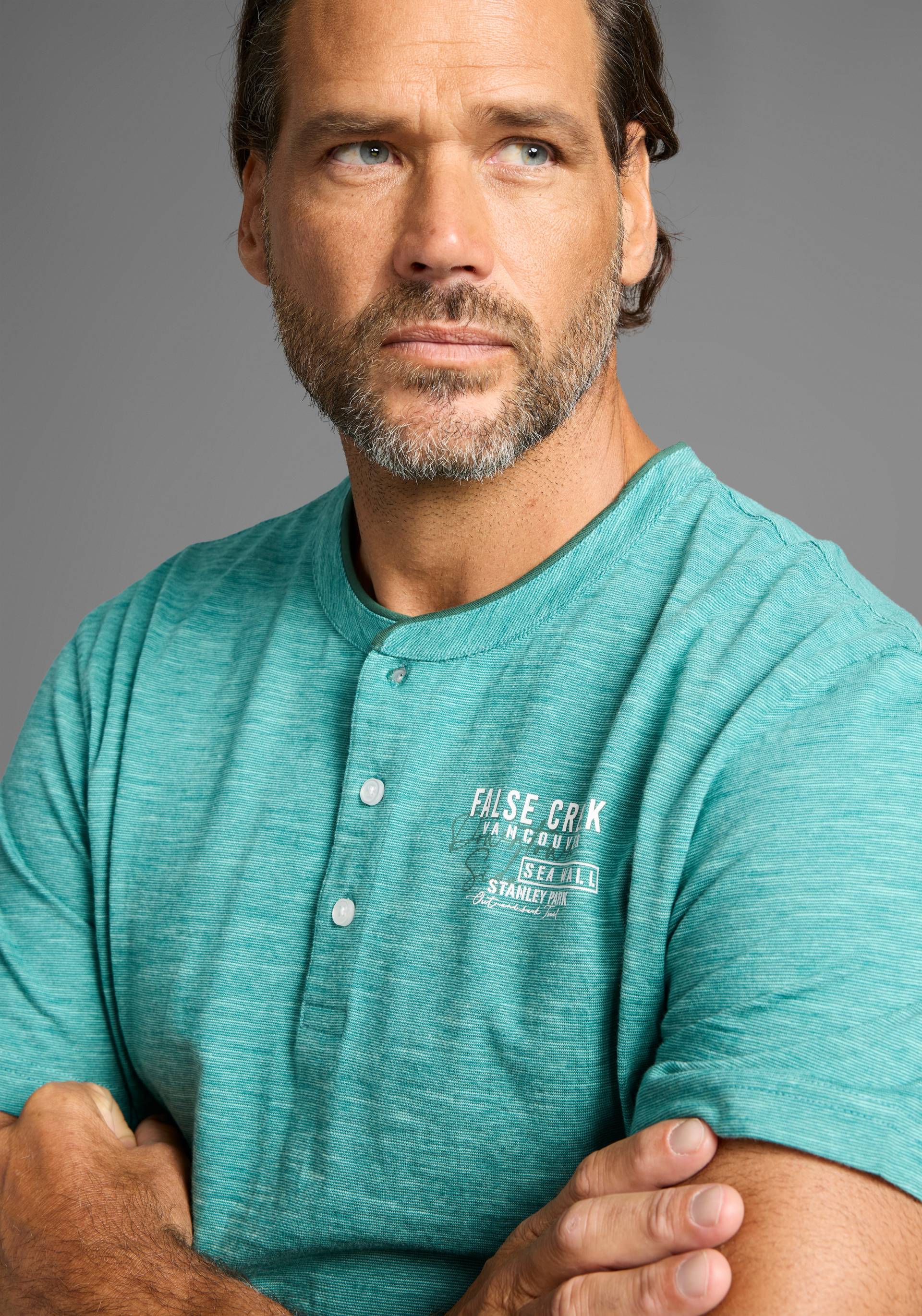 Man's World Henleyshirt, mit Stehkragen-Optik und funktionaler Knopfleiste Man's World Henleyshirt, mit Stehkragen-Optik und funktionaler Knopfleiste von Man's World