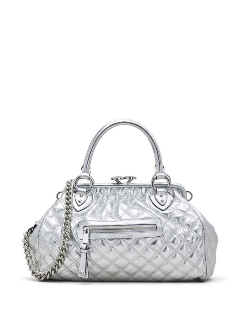 Marc Jacobs Re-Edition Quilted Metallic Leather Stam bag - Silver von Marc Jacobs