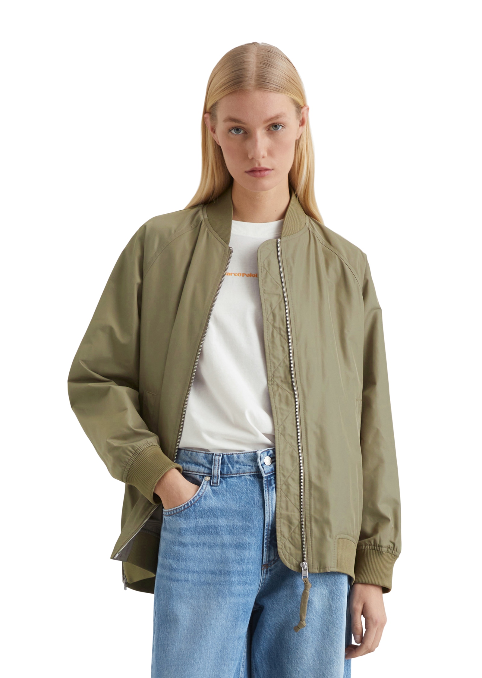 Marc O'Polo DENIM Blouson, mit edlem Glanz, stylische Reissverschlüsse zum Öffnen der Seitennähte Marc O'Polo DENIM Blouson, mit edlem Glanz, stylische Reissverschlüsse zum Öffnen der Seitennähte von Marc O'Polo DENIM