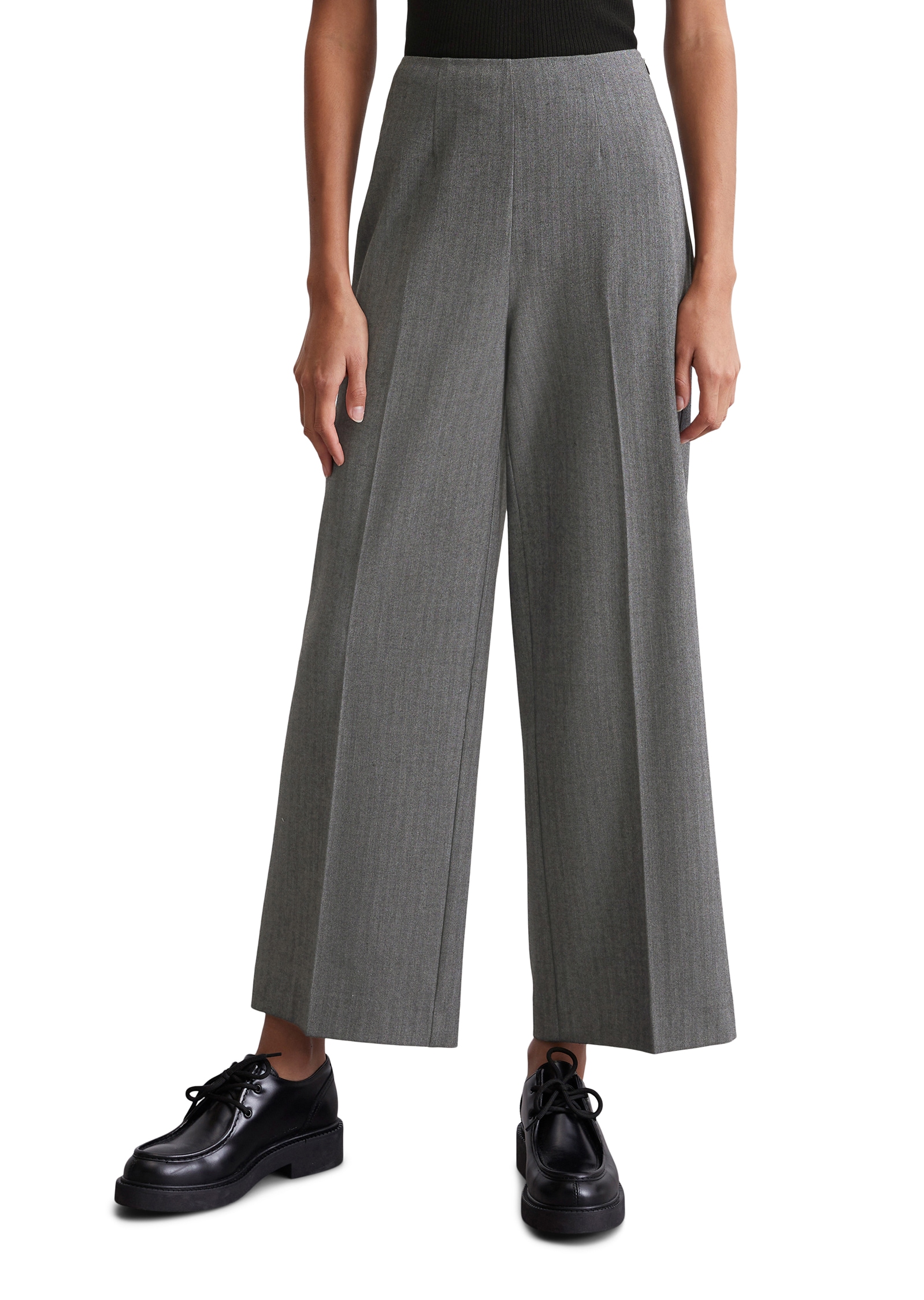 Marc O'Polo Culotte »culotte style«, mti angeschnittenem Bund, seitlicher Reissverschluss, EIngrifftaschen Marc O'Polo Culotte »culotte style«, mti angeschnittenem Bund, seitlicher Reissverschluss, EIngrifftaschen von Marc O'Polo