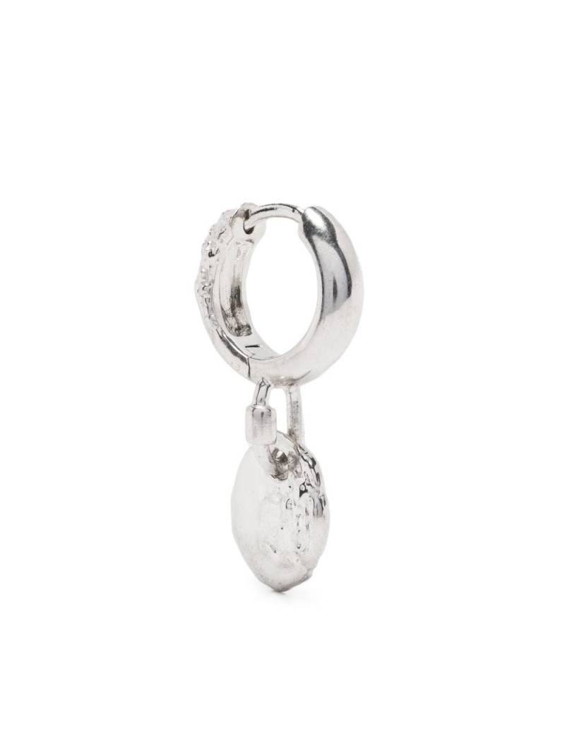 Maria Black Avani 9 drop huggie earring - Silver von Maria Black