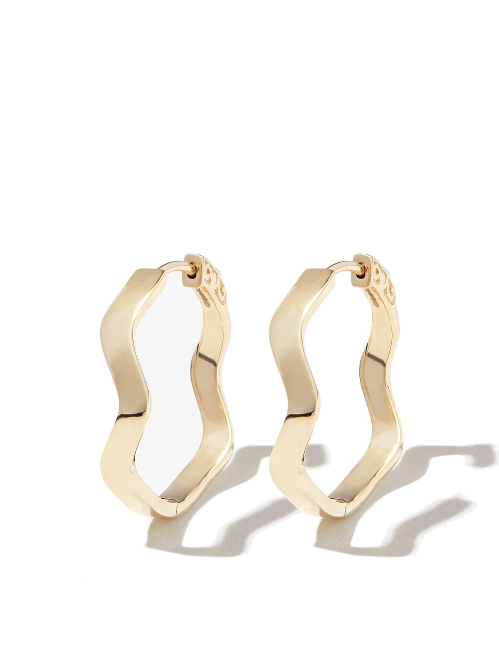 Mateo 14kt yellow gold curve hoop earrings von Mateo