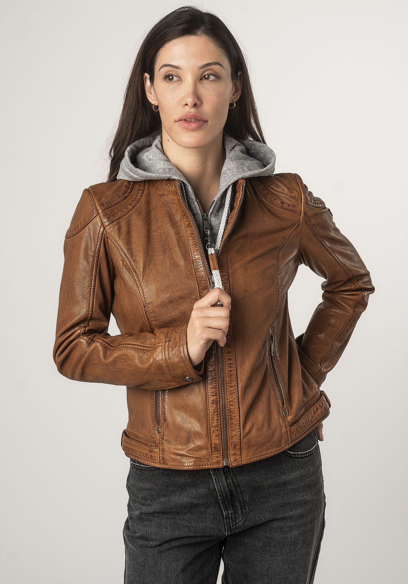 Mauritius Lederjacke »MWAdila«, mit Kapuze, mit Stehkragen, Kapuze, betonter Schulterpartie Mauritius Lederjacke »MWAdila«, mit Kapuze, mit Stehkragen, Kapuze, betonter Schulterpartie von Mauritius