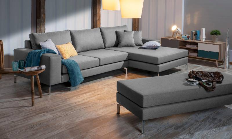 Max Winzer® Ecksofa »Flori guter Sitzkomfort, aktuelles Design, eleganter Chromfuss«, mit Longchair links oder rechts, inklusive Zierkissen von Max Winzer®
