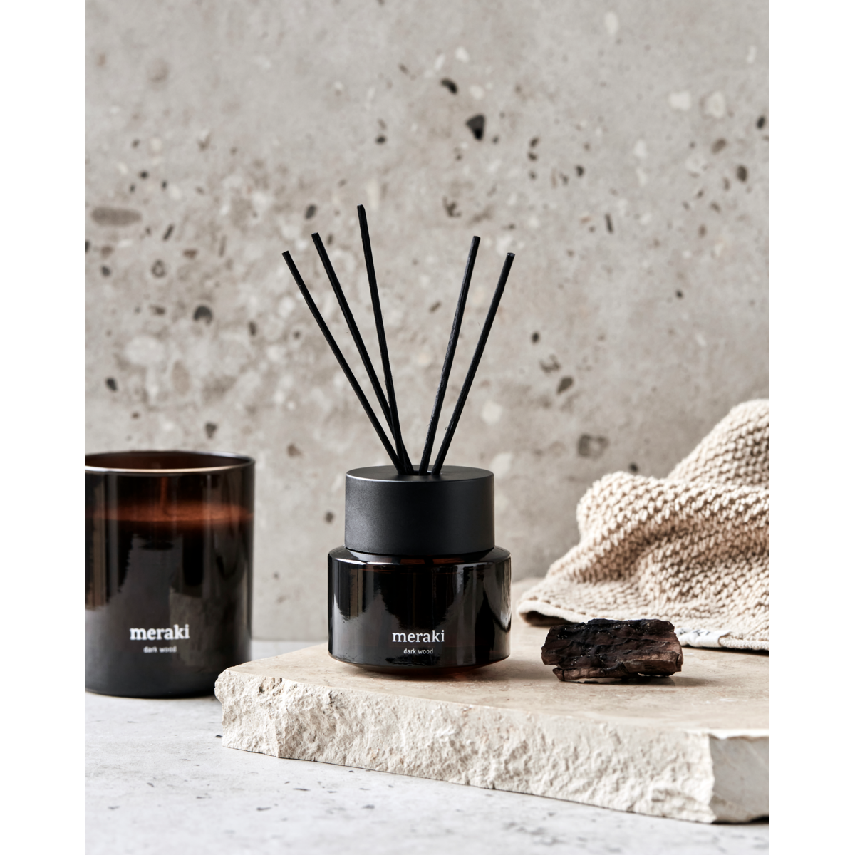 Meraki Home - Raumduft Dark Wood von Meraki