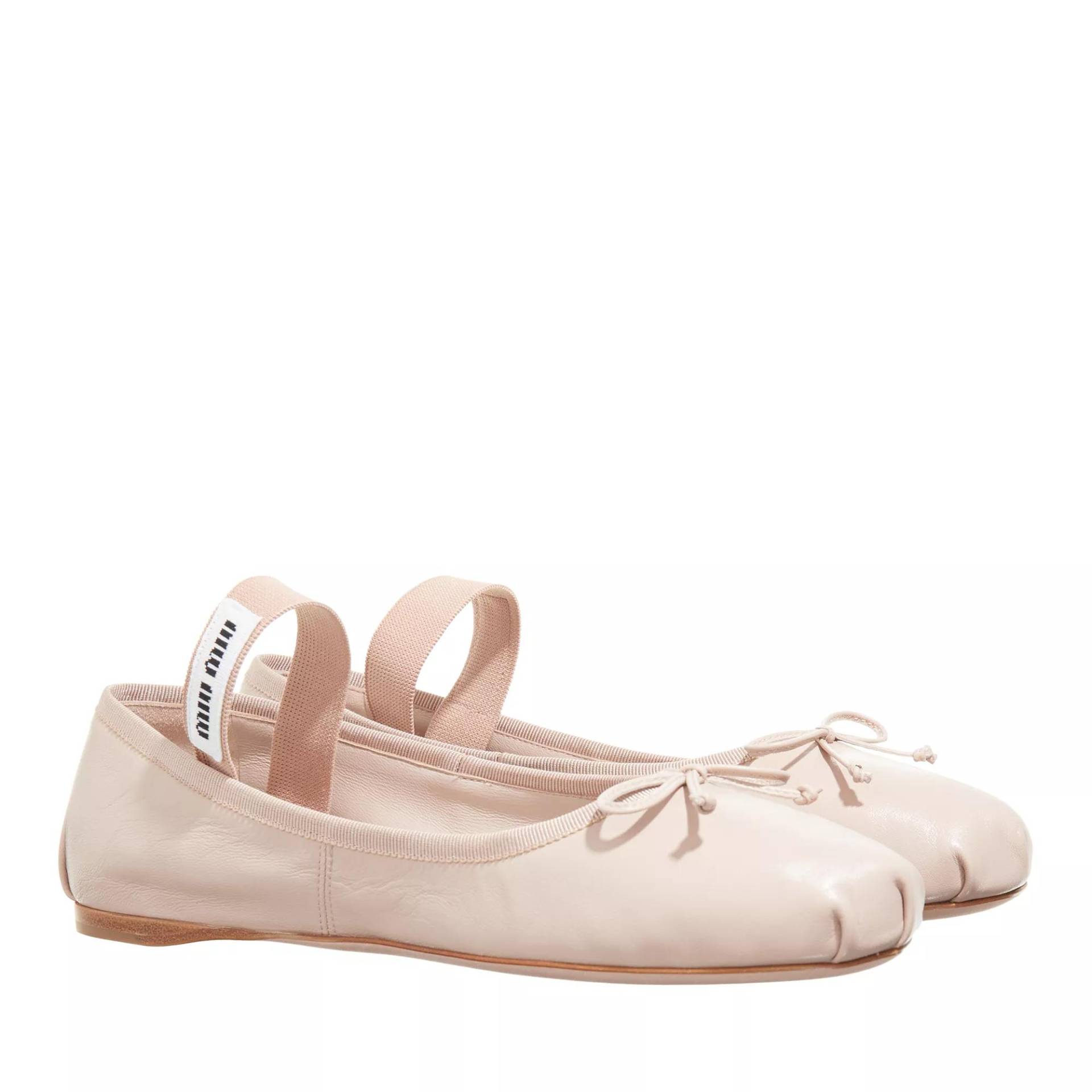Miu Miu Loafers & Ballerinas - Street Style Logo Ballet Shoes - Gr. 36 (EU) - in Beige - für Damen von Miu Miu