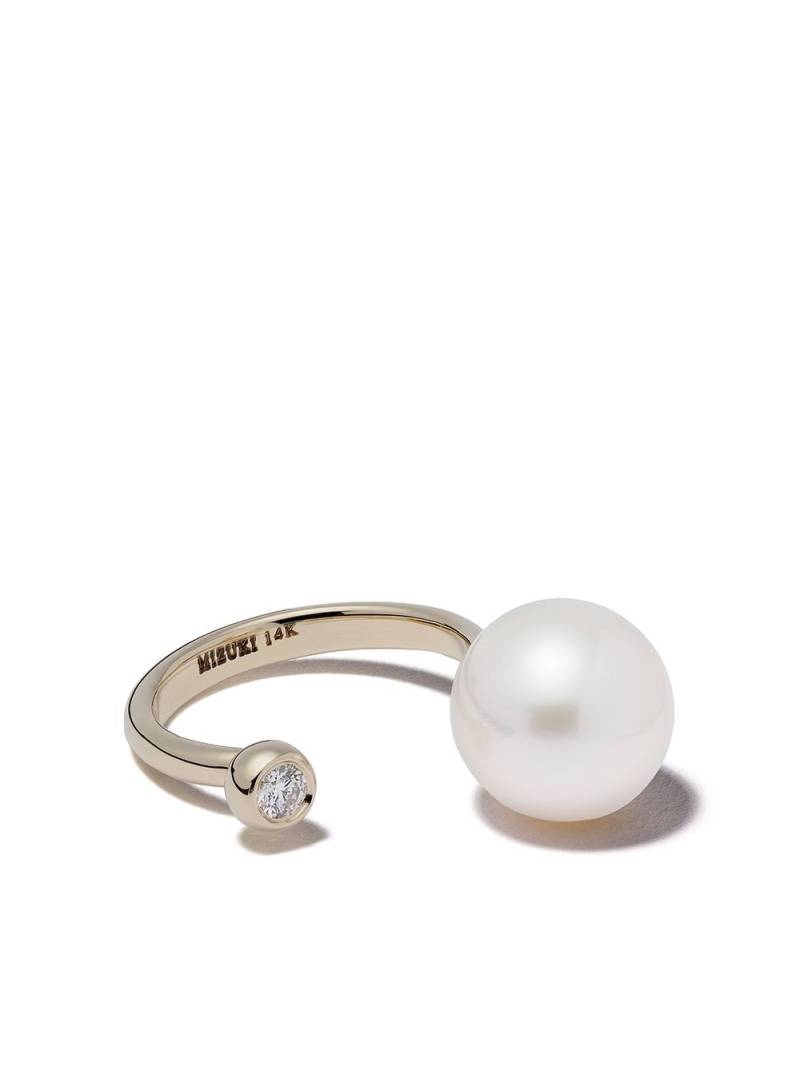 Mizuki 14kt yellow gold pearl and diamond ring von Mizuki