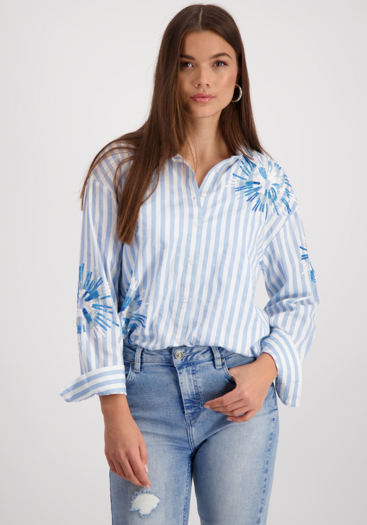 Monari Hemdbluse, mit Streifen und Blumenstickerei Monari Hemdbluse, mit Streifen und Blumenstickerei von Monari