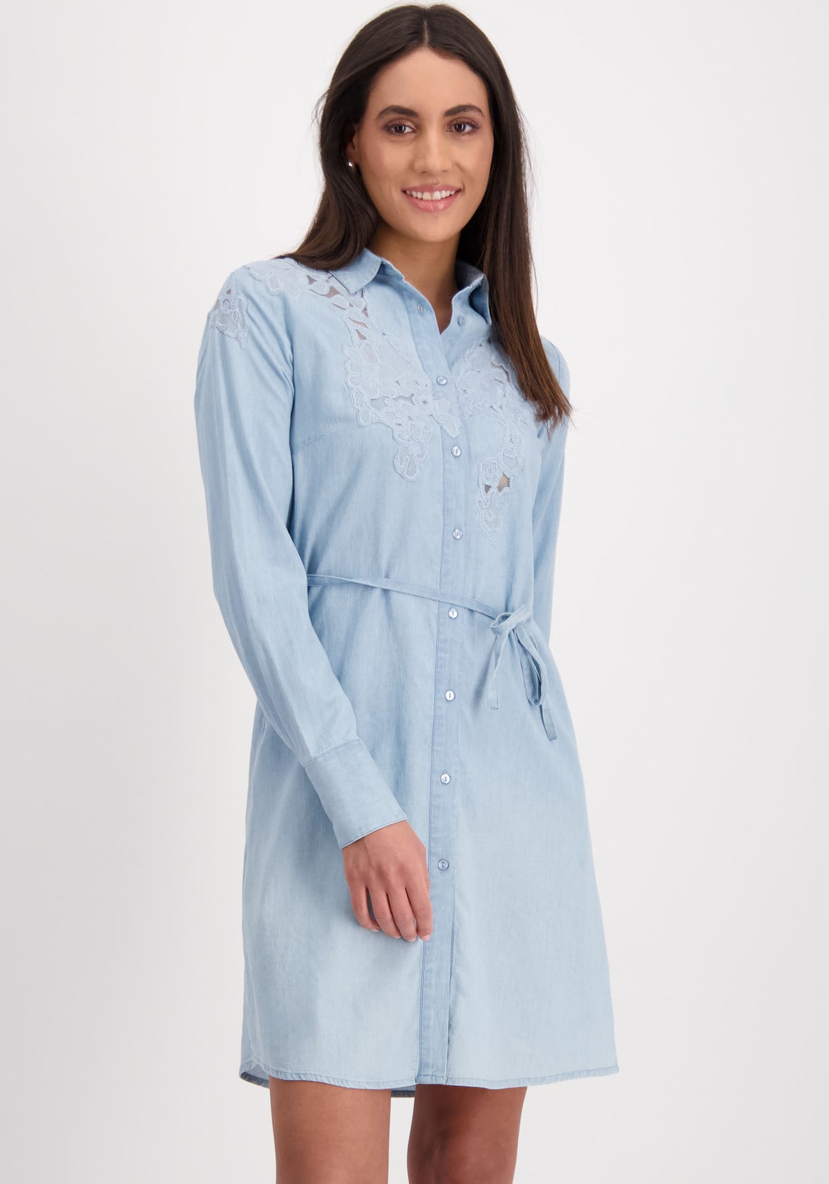 Monari Jeanskleid, mit Bindegürtel Monari Jeanskleid, mit Bindegürtel von Monari