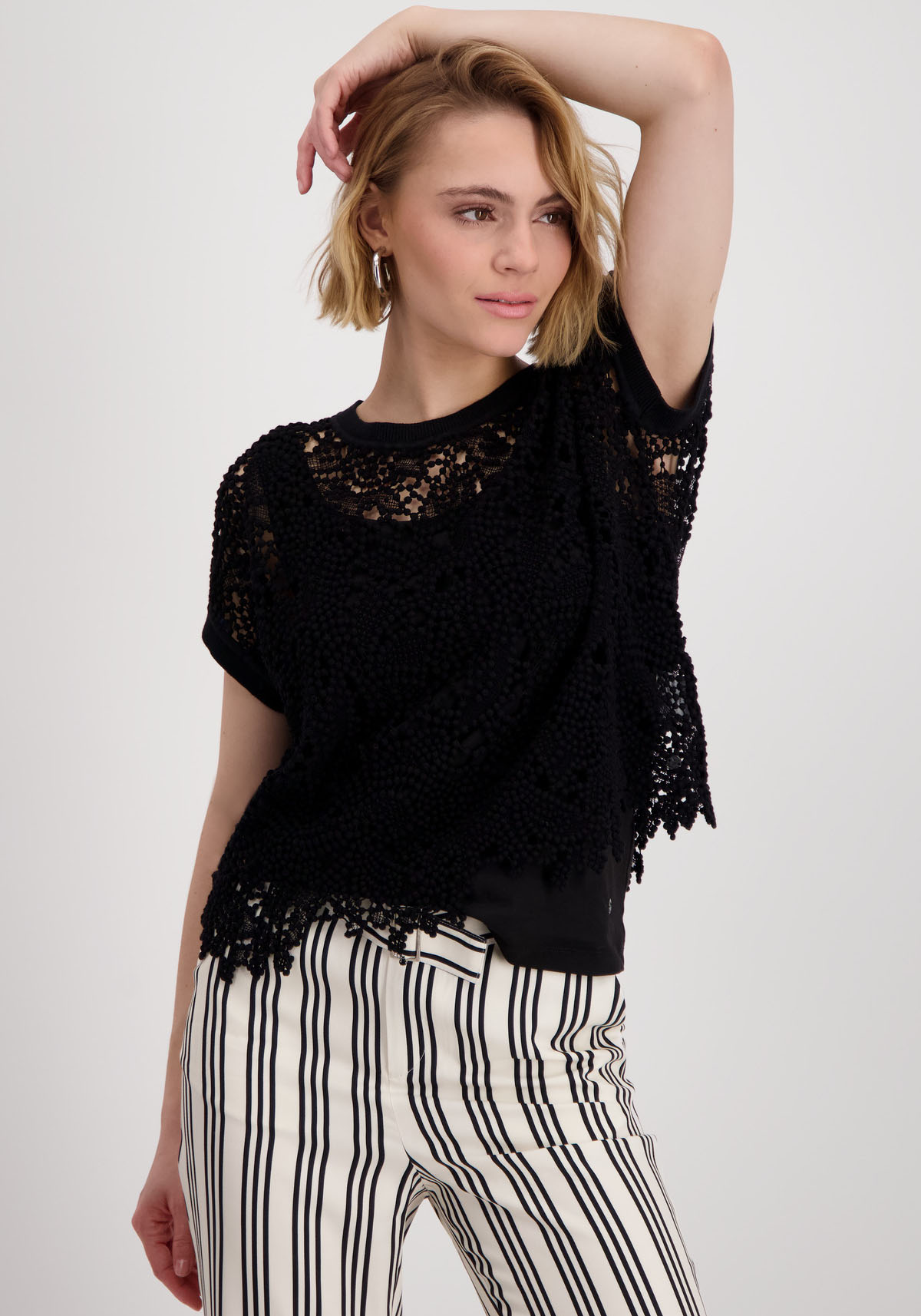 Monari Kurzarmpullover »Pullover Spitze«, Mit Rundhalsausschnitt Monari Kurzarmpullover »Pullover Spitze«, Mit Rundhalsausschnitt von Monari