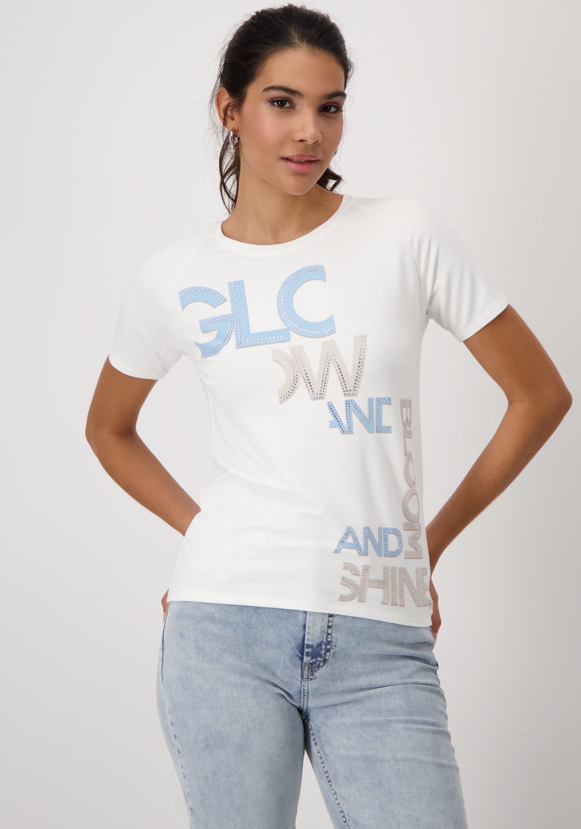 Monari Rundhalsshirt, mit Buchstabendruck und Glitzersteinchen Monari Rundhalsshirt, mit Buchstabendruck und Glitzersteinchen von Monari