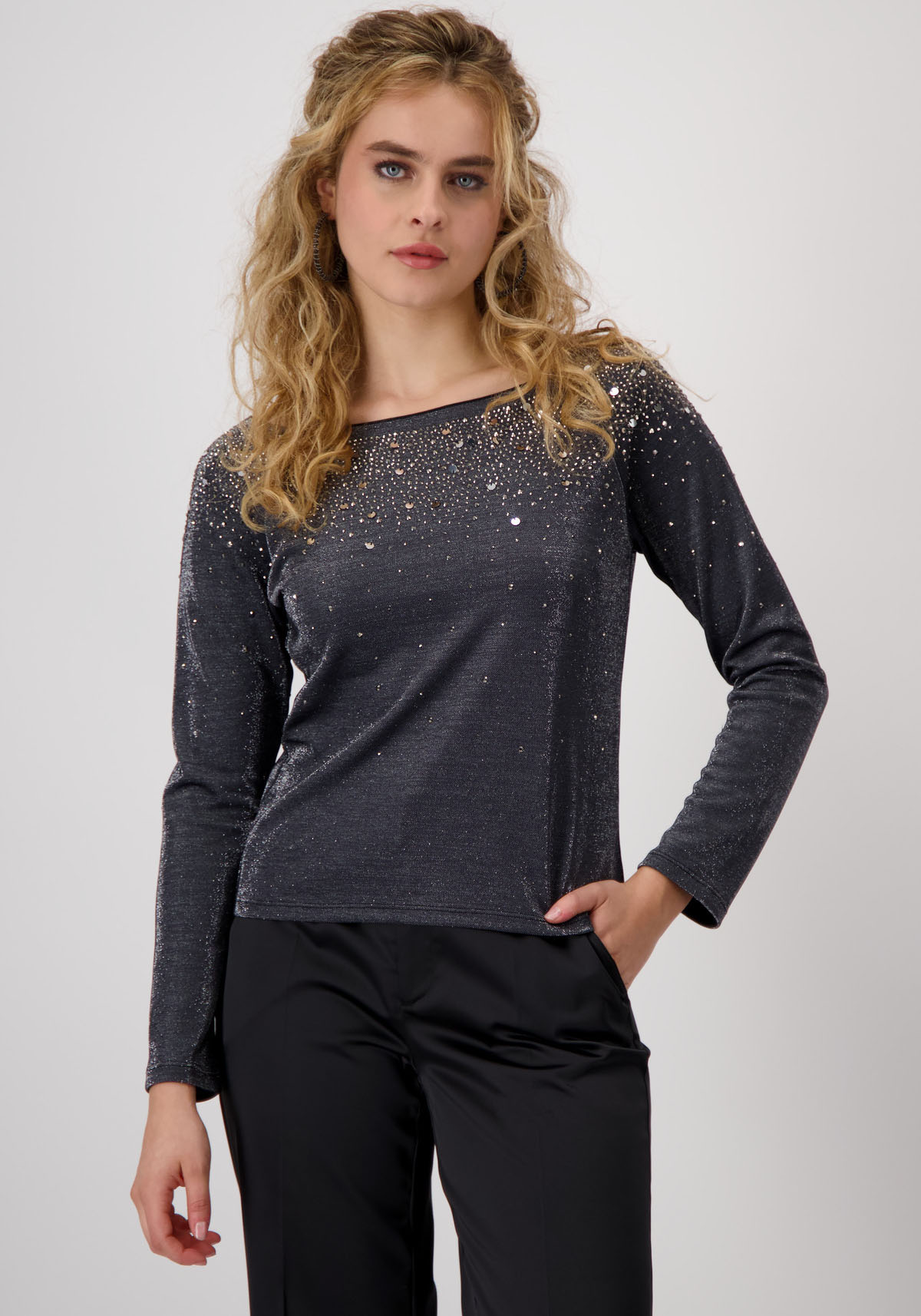 Monari Rundhalsshirt, mit Glitzersteinchen Monari Rundhalsshirt, mit Glitzersteinchen von Monari