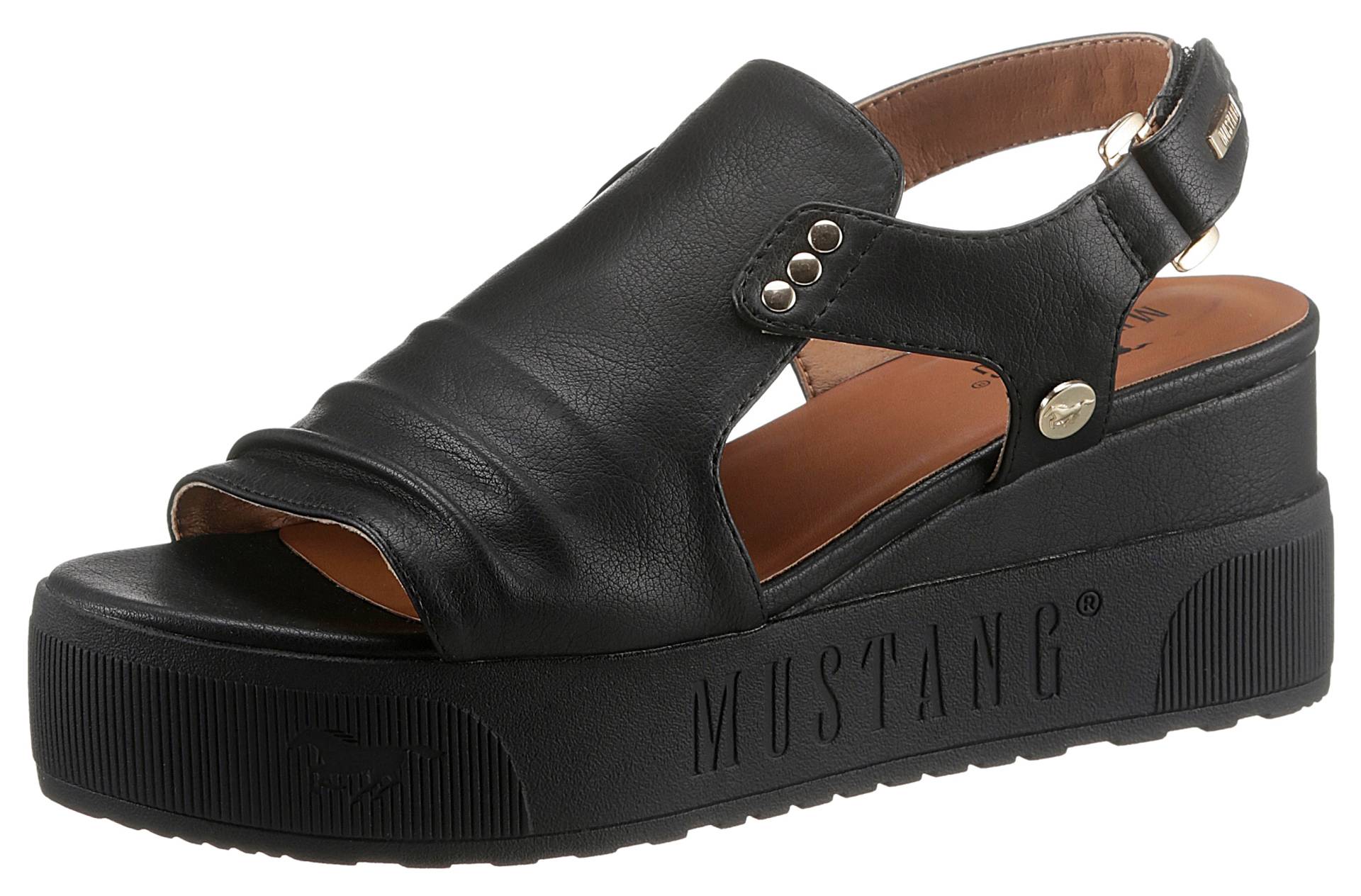 Mustang Shoes Keilsandalette, Sommerschuh, Sandale, Keilabsatz, mit Klettriemchen von Mustang Shoes