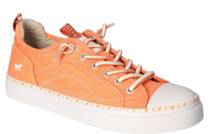 Mustang Shoes Slip-On Sneaker, Slipper, Schlupfschuh, Freizeitschuh mit farbiger Sohleneinfassung von Mustang Shoes