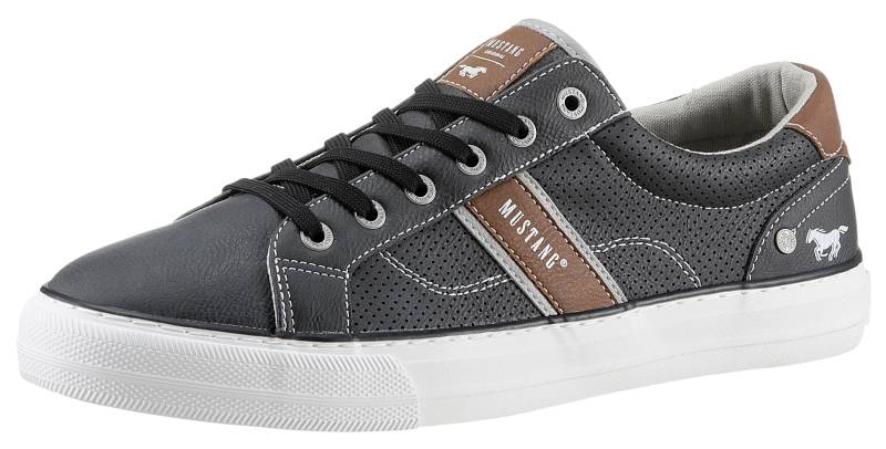 Mustang Shoes Slip-On Sneaker, mit stylischem Seitenstreifen, Freizeitschuh, Halbschuh, Schnürschuh von Mustang Shoes