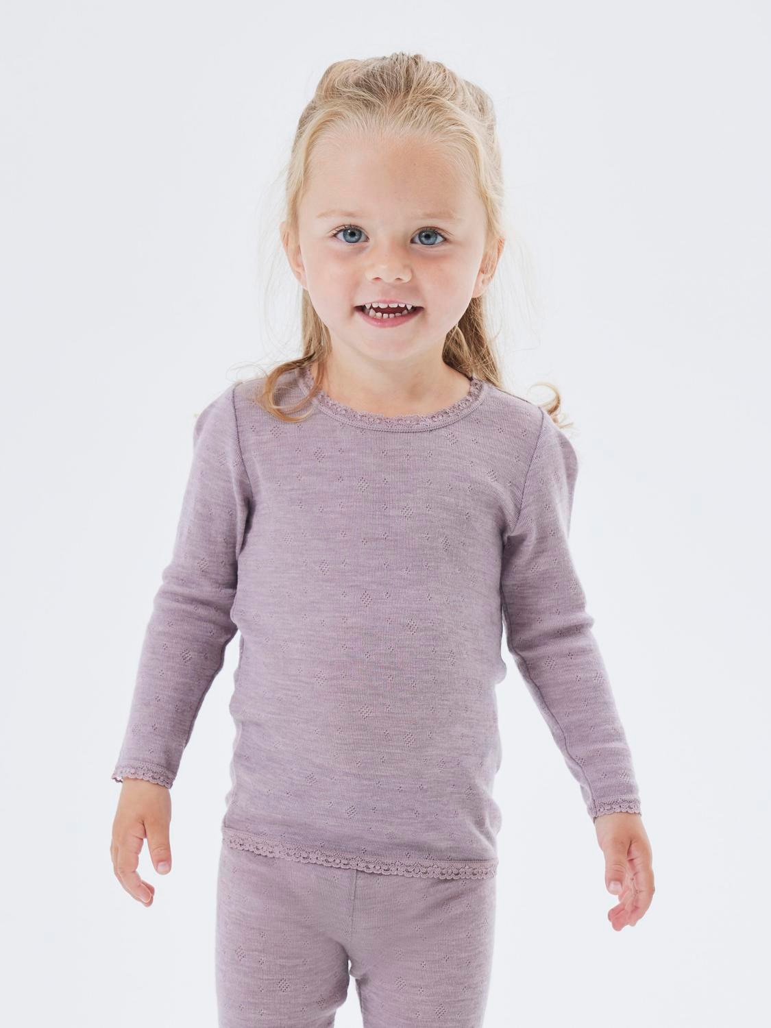 Name It Langarmshirt »NMFWANG WOOL NEEDLE LS TOP SOLID NOOS«, aus reiner Merinowolle Name It Langarmshirt »NMFWANG WOOL NEEDLE LS TOP SOLID NOOS«, aus reiner Merinowolle von Name It
