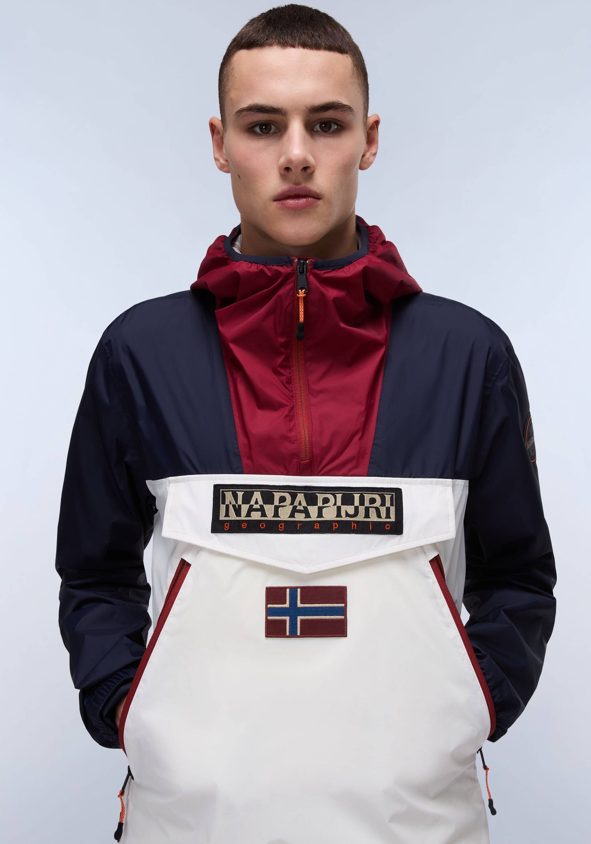 Napapijri Windbreaker »RAINFOREST WB PKT V2«, mit Kapuze, Mit Gummizug und verschliessbarem Schlitz im Saum von Napapijri