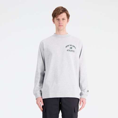 New Balance Athletics Varsity Graphic Mock Longsleeve - grau (Grösse: L) von New Balance