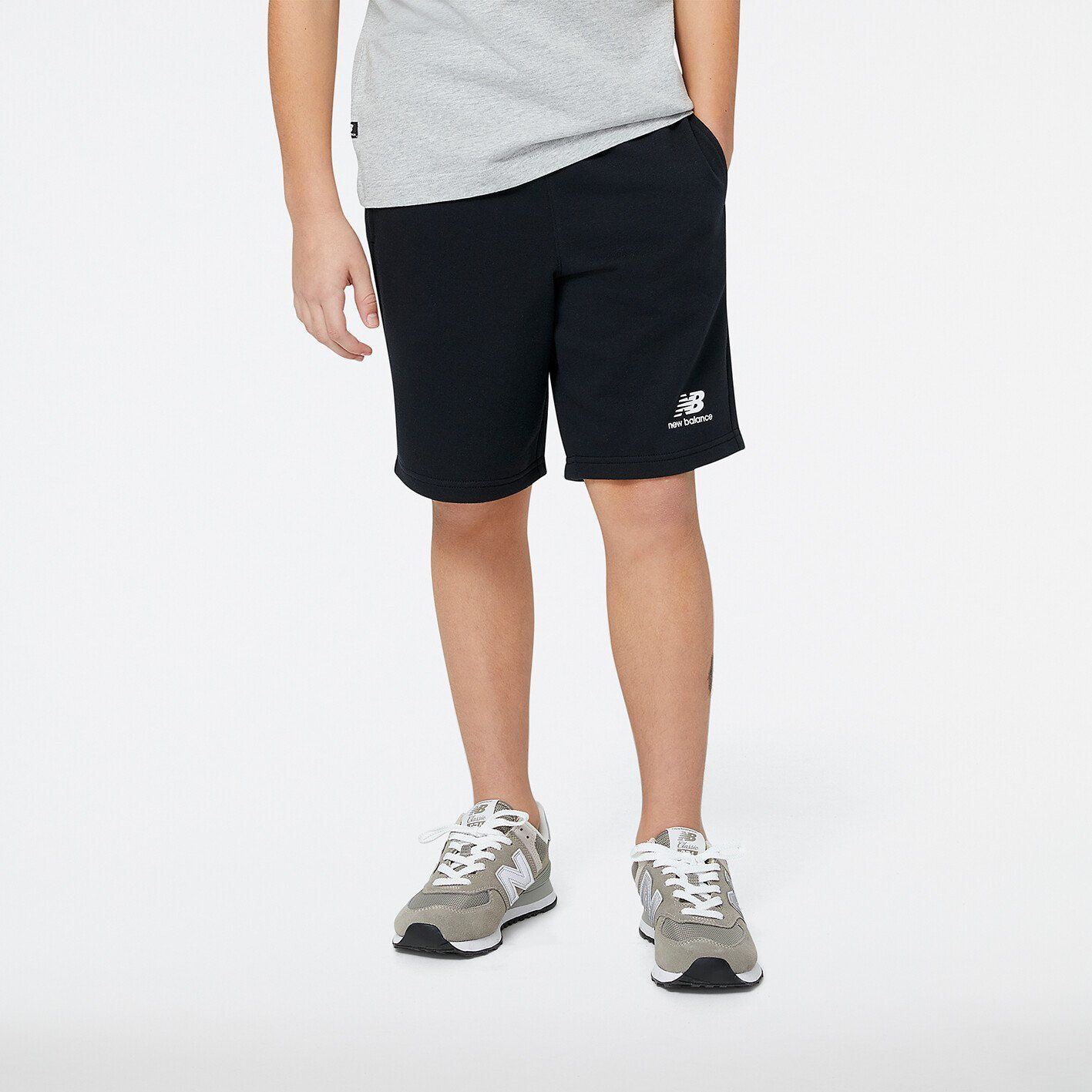 New Balance Y Essentials Stacked Logo Short-XS XS von New Balance