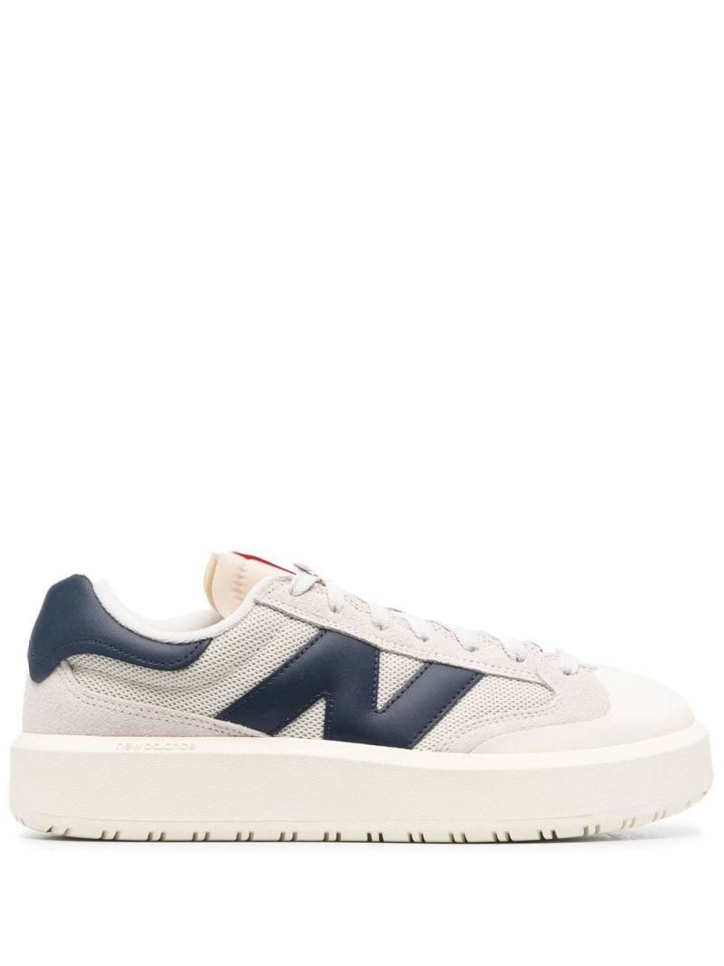 New Balance logo-patch suede sneakers - Neutrals von New Balance