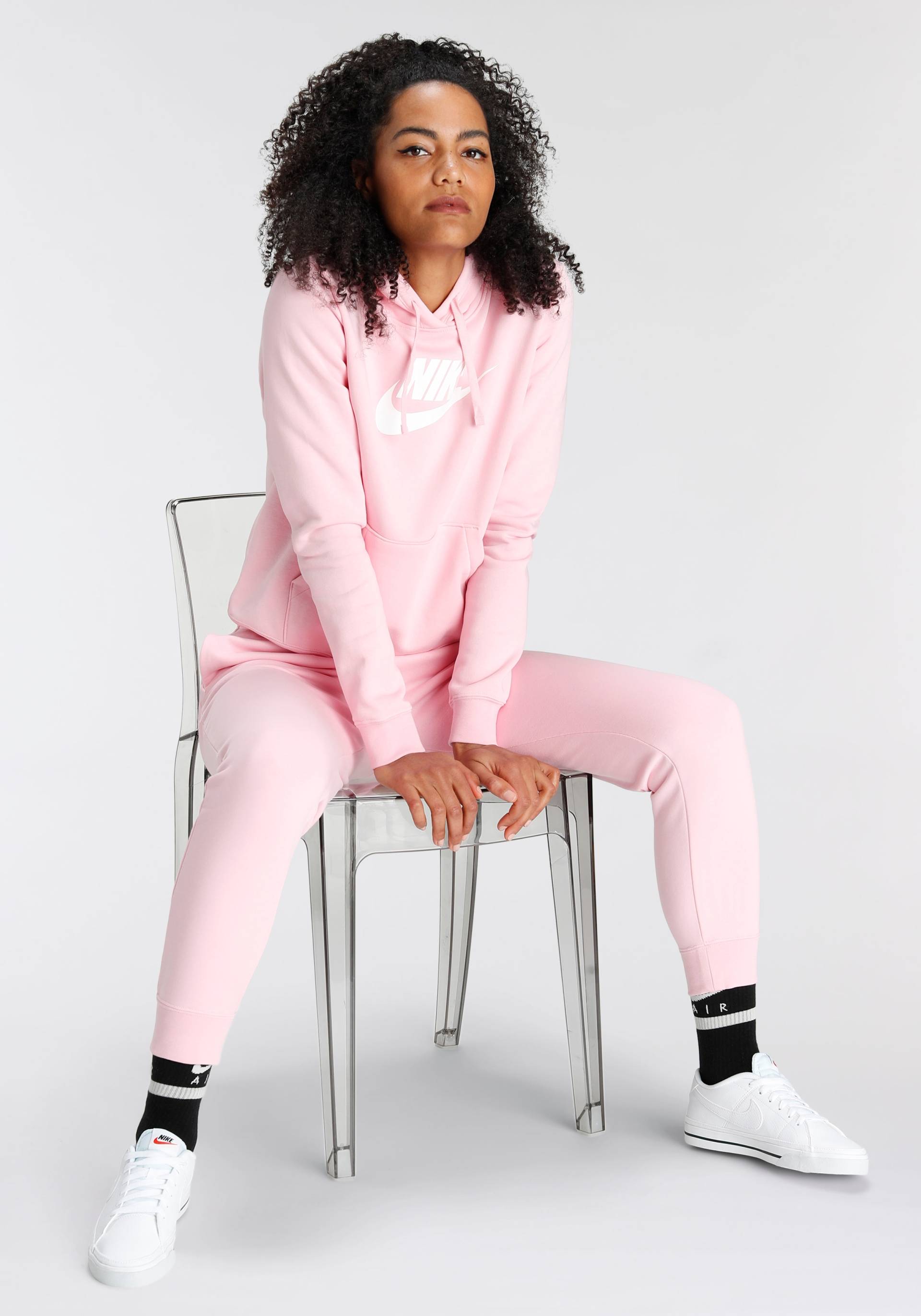 Nike Sportswear Kapuzensweatshirt »Club Fleece Women's Logo Pullover Hoodie«, Damen Kapuzenpullover aus weichem Fleece Material von Nike Sportswear