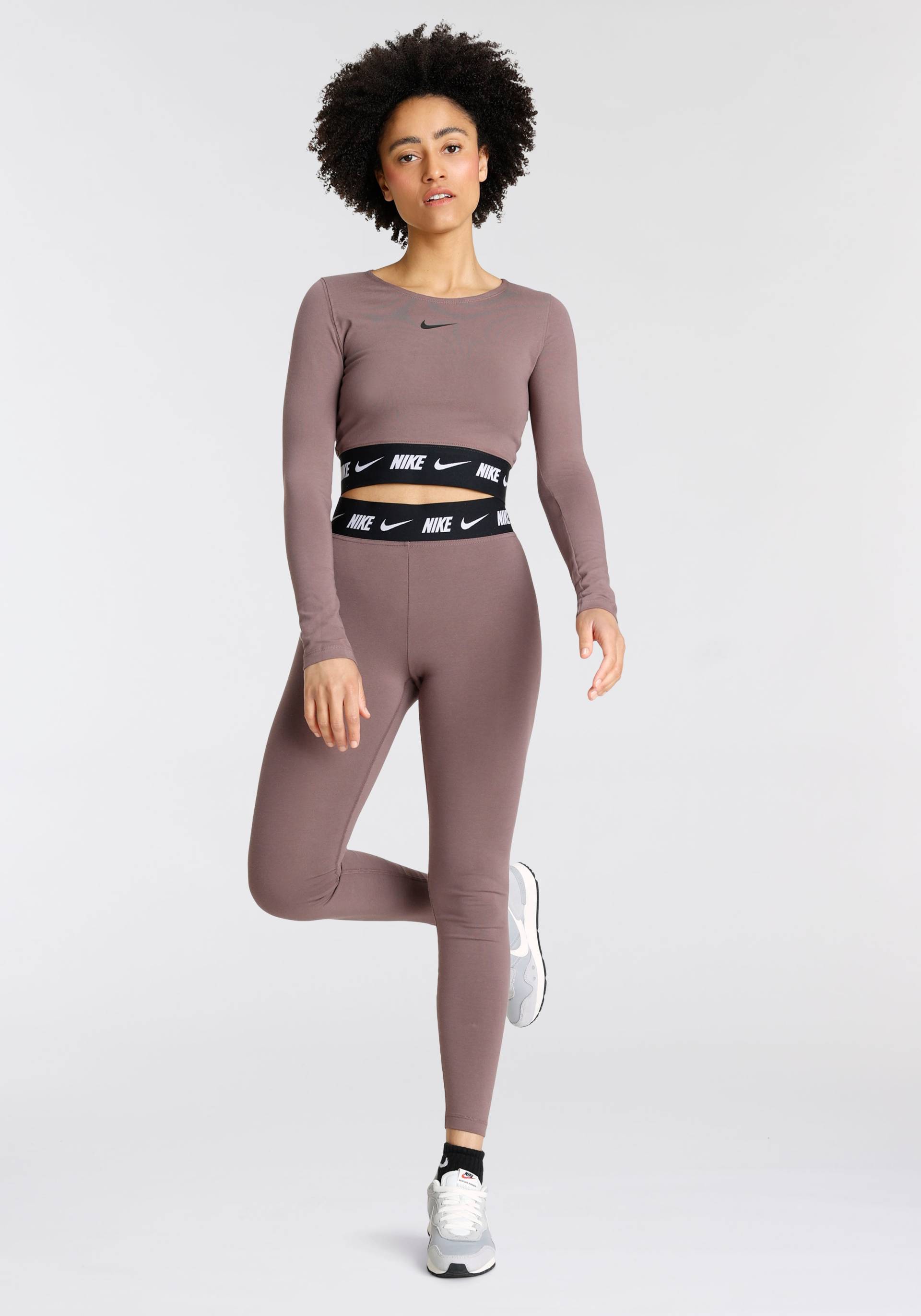 Nike Sportswear Langarmshirt »W NSW CROP TAPE LS TOP« Nike Sportswear Langarmshirt »W NSW CROP TAPE LS TOP« von Nike Sportswear