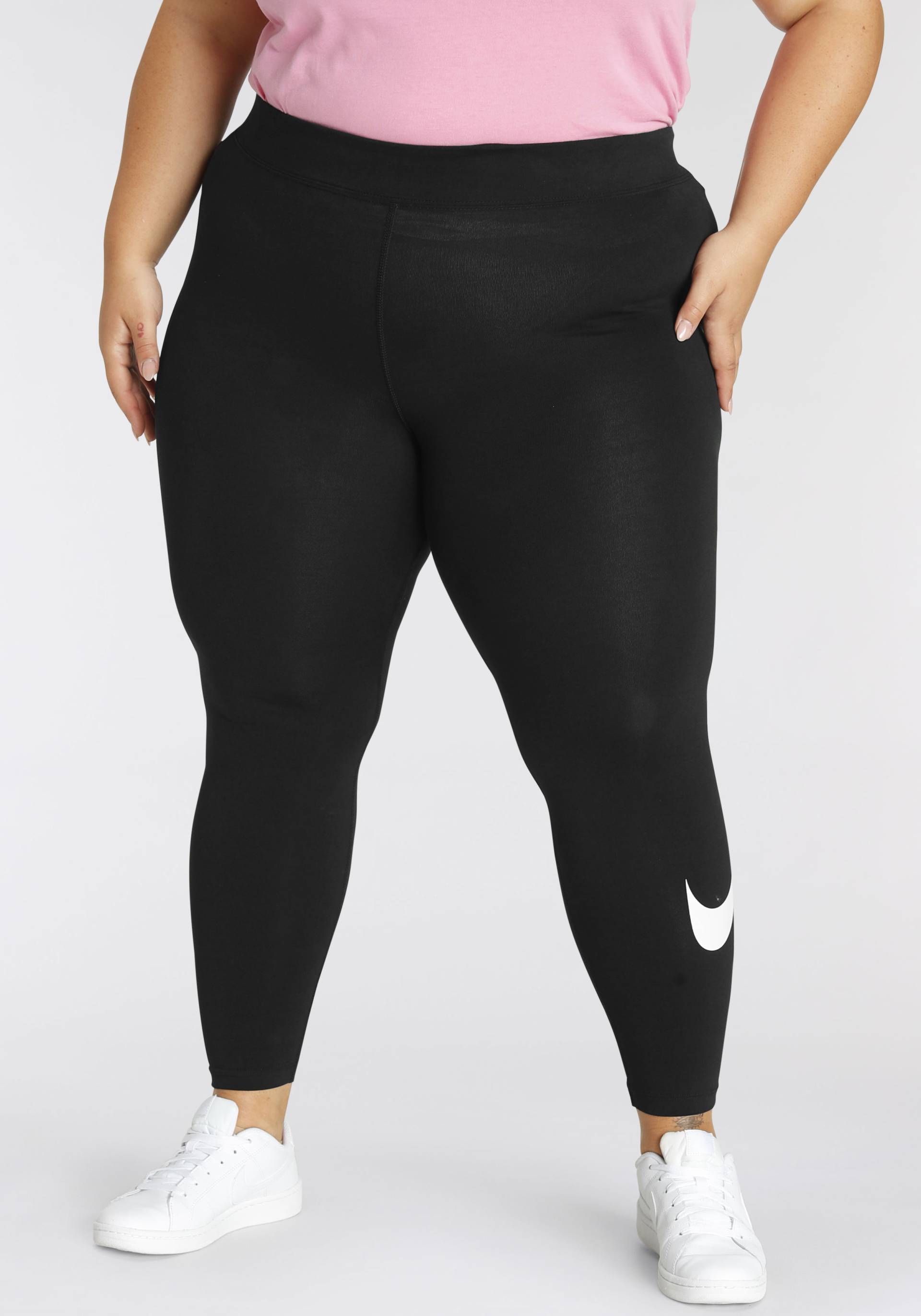 Nike Sportswear Leggings »Essential Women's Mid-Rise Swoosh Leggings (Plus Size)« von Nike Sportswear