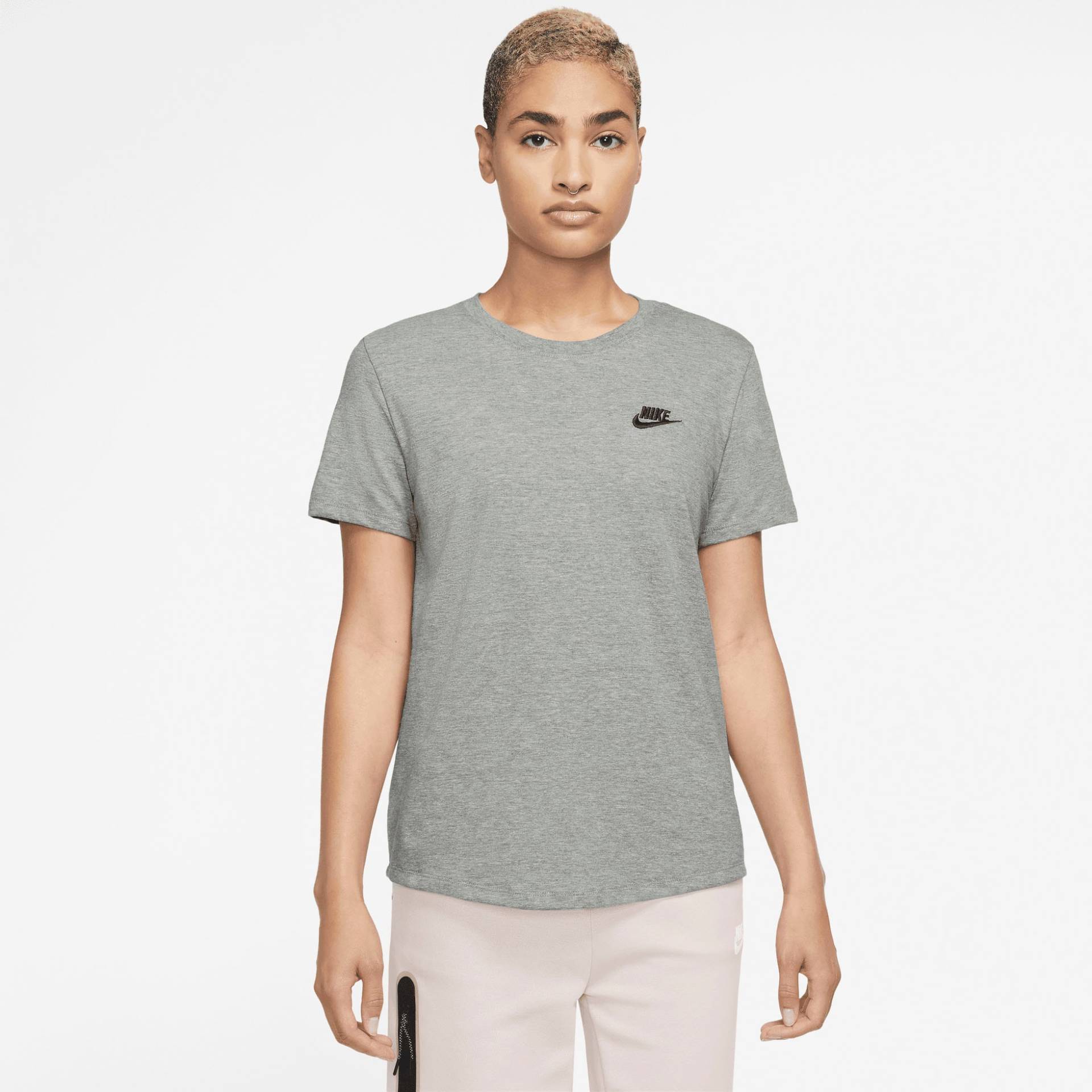 Nike Sportswear T-Shirt »CLUB ESSENTIALS WOMEN'S T-SHIRT« von Nike Sportswear