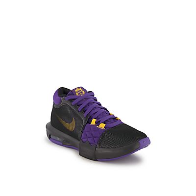 Lebron Witness 8 Herren Basketballschuh von Nike