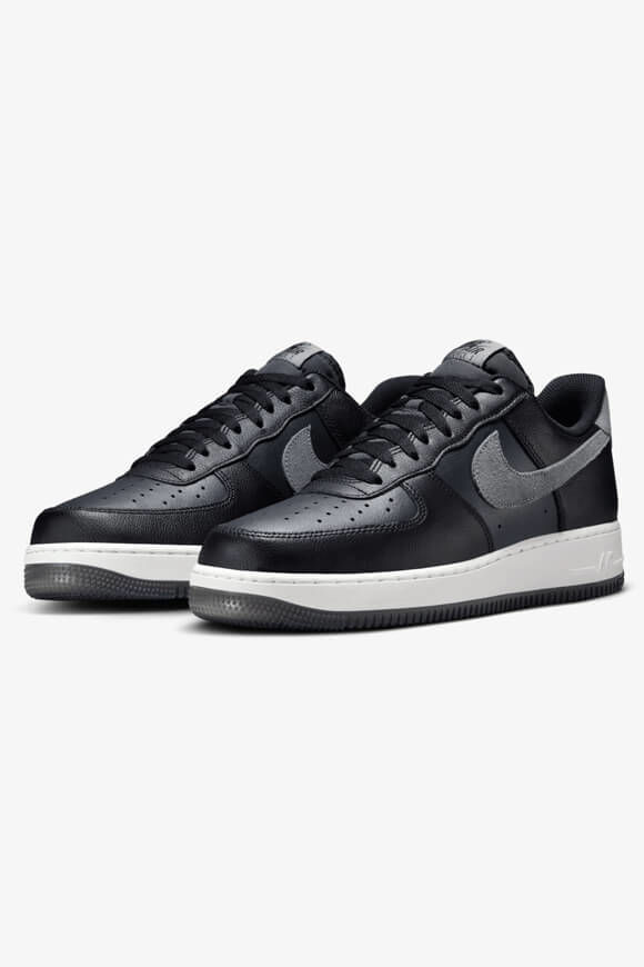 Nike Air Force 1 '07 LV8 Sneaker | Black + Smoke Grey | Herren | EU44.5 Nike Air Force 1 '07 LV8 Sneaker | Black + Smoke Grey | Herren | EU44.5 von Nike