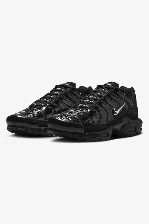 Nike Air Max Plus Sneaker | Black + Metallic Silver + Volt | Herren | EU42 Nike Air Max Plus Sneaker | Black + Metallic Silver + Volt | Herren | EU42 von Nike