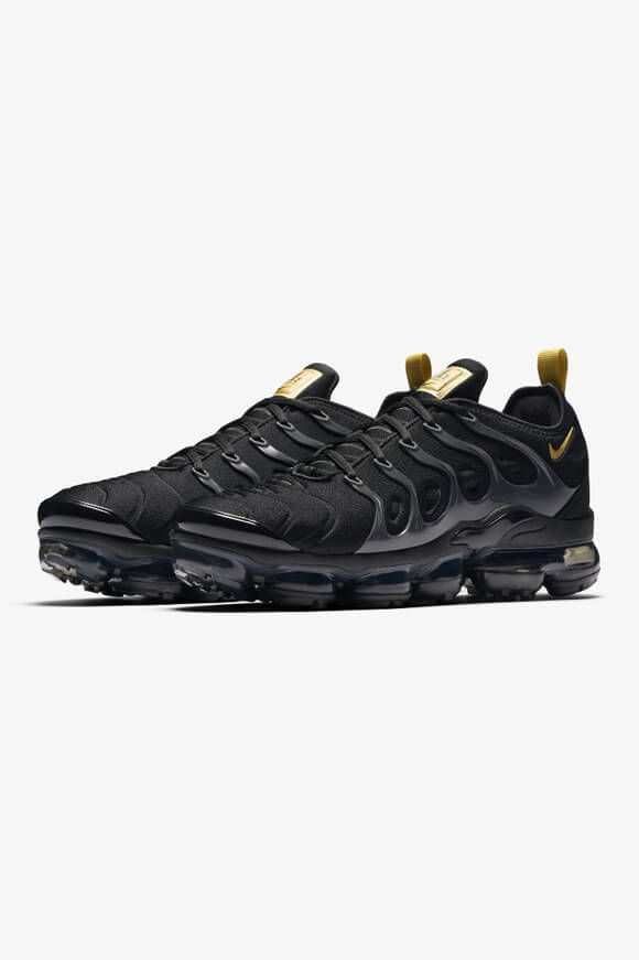 Nike Air Vapormax Plus Sneaker | Black + Metallic Gold + Anthracite | Herren  | EU44.5 von Nike