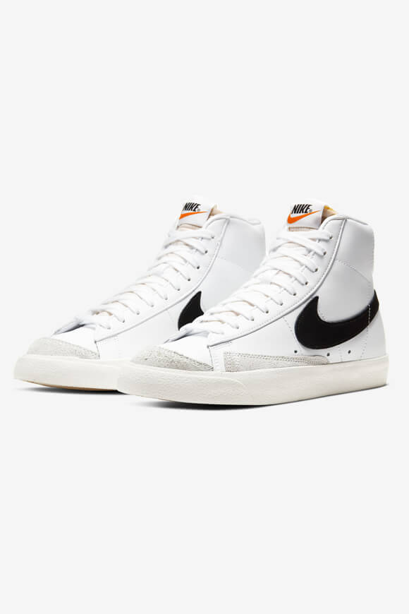 Nike Blazer 77 Sneaker | White + Black + Sail | unisex  | EU40 von Nike