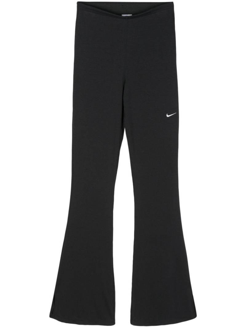 Nike Chill Knit flared performance leggings - Black von Nike