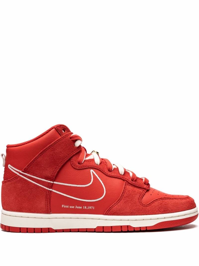 Nike Dunk Hi SE "First Use" sneakers - Red von Nike