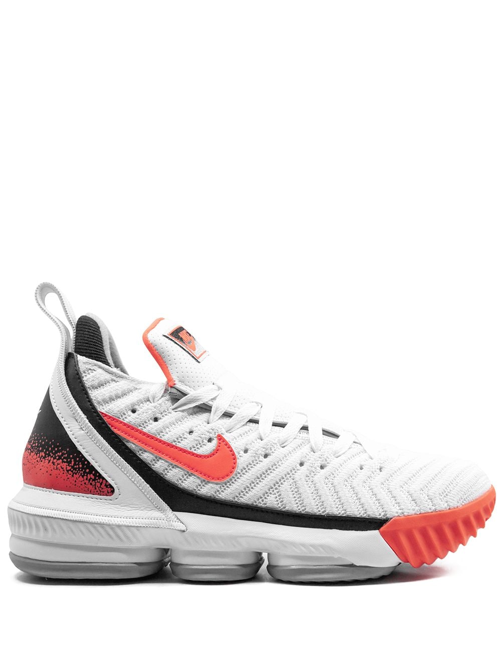 Nike LeBron 16 "Hot Lava" sneakers - White von Nike