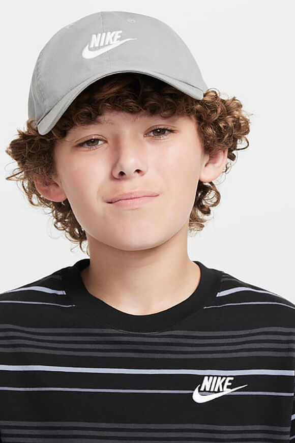 Nike Strapback Cap | Particle Grey | Jungen | Einheitsgroesse Nike Strapback Cap | Particle Grey | Jungen | Einheitsgroesse von Nike